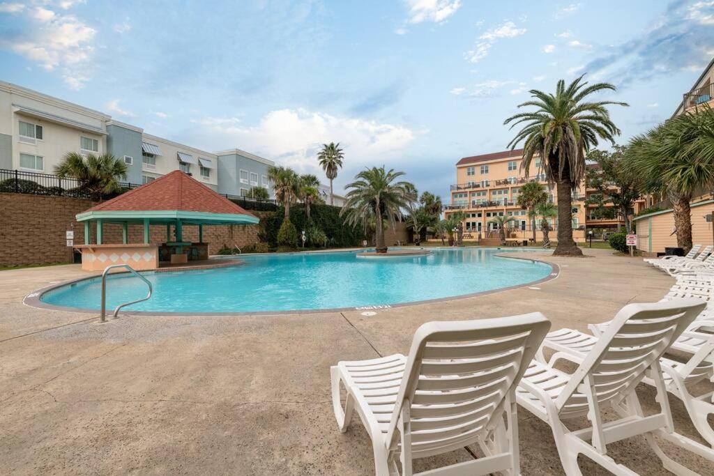 Baca Beach Escape I - 3 Pools - Pet Friendly غالفيستون، تكساس المظهر الخارجي الصورة