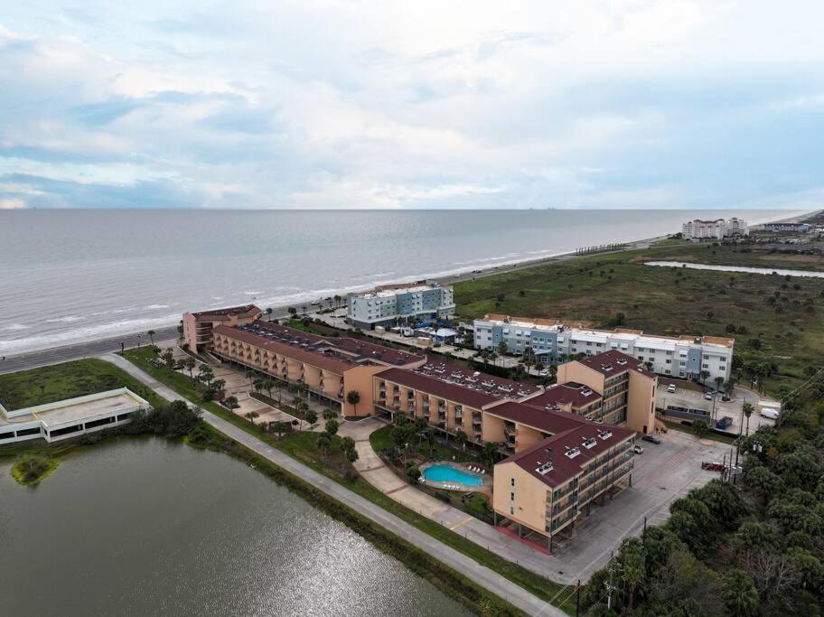 Baca Beach Escape I - 3 Pools - Pet Friendly غالفيستون، تكساس المظهر الخارجي الصورة