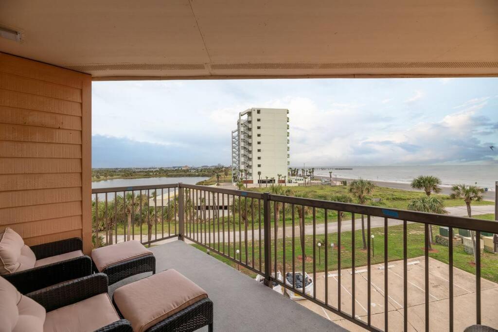 Baca Beach Escape I - 3 Pools - Pet Friendly غالفيستون، تكساس المظهر الخارجي الصورة